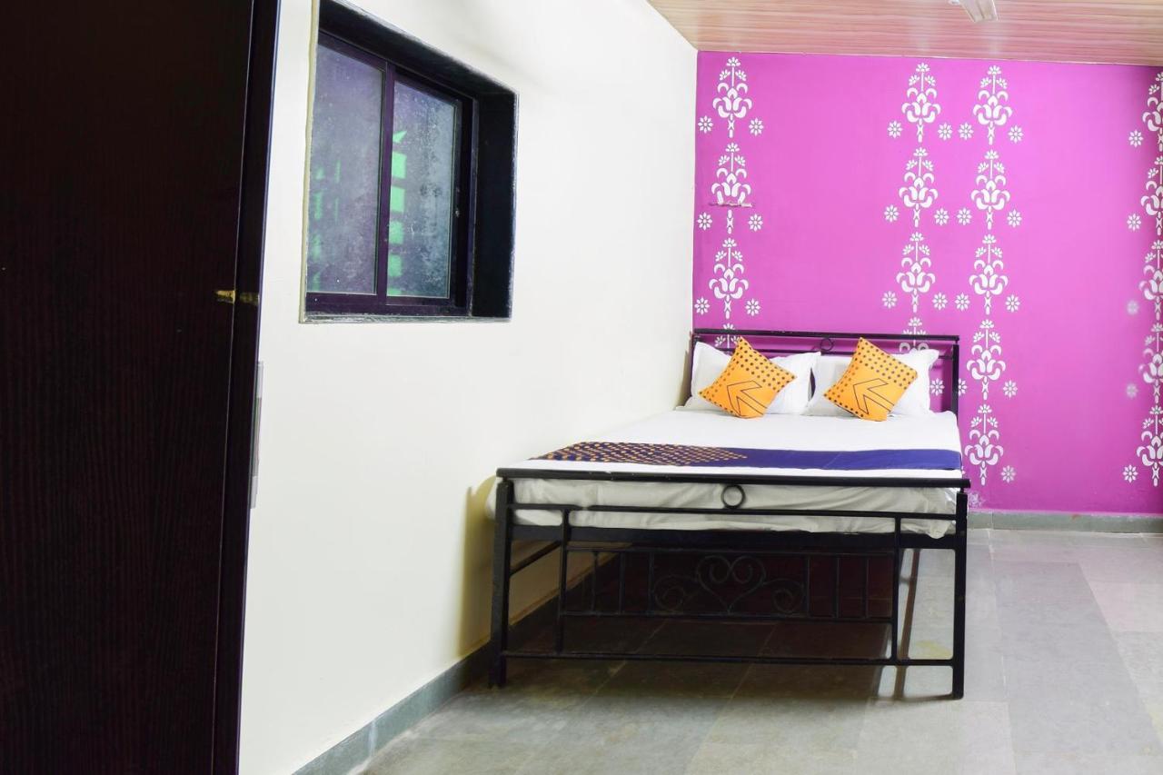 Spot On 66795 Hotel Abhijeet Otur Exterior foto