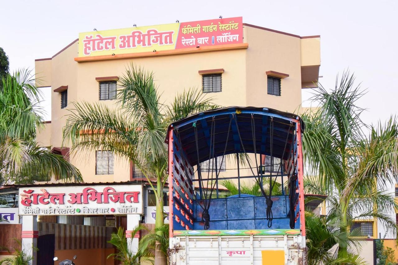 Spot On 66795 Hotel Abhijeet Otur Exterior foto